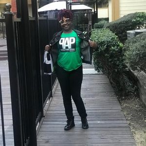 Meet your Posher, Carmita